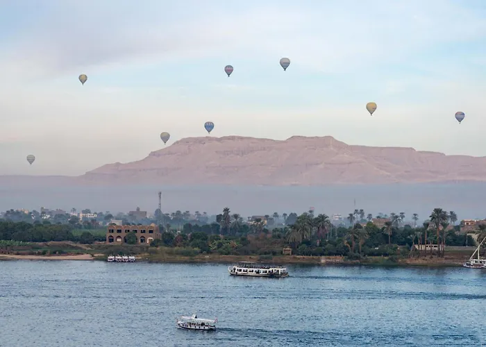 Aracan Eatabe Luxor Hotel