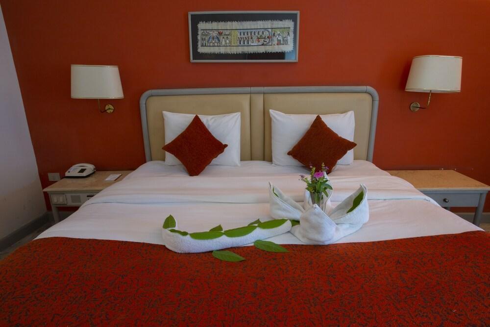 Aracan Eatabe Hotel Luxor